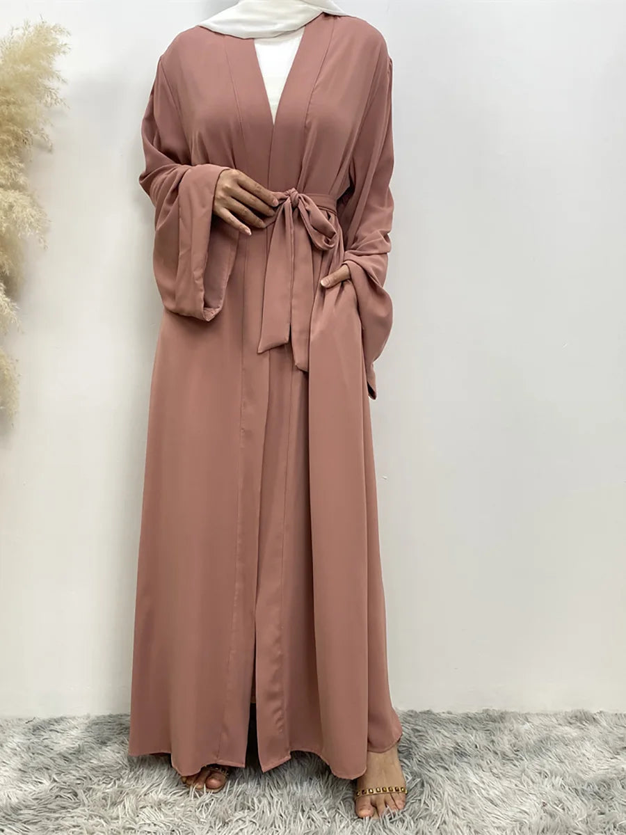 Abaya Amira – Élégance et légèreté au quotidien